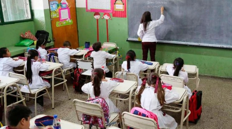 Pantallas en adolescentes: el estudio porteño que midió cuánto tiempo pasan frente al celular - Pura Ciudad