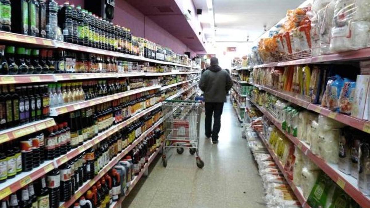 Las ventas en supermercados porteños bajaron 1,2% y en mayoristas cayeron 17,6% en el segundo trimestre - Pura C...