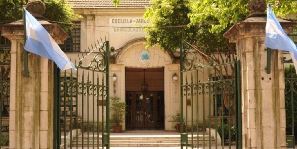 Palermo: apartaron a una docente denunciada por filmar a alumnos y pedirles datos personales - Pura Ciudad