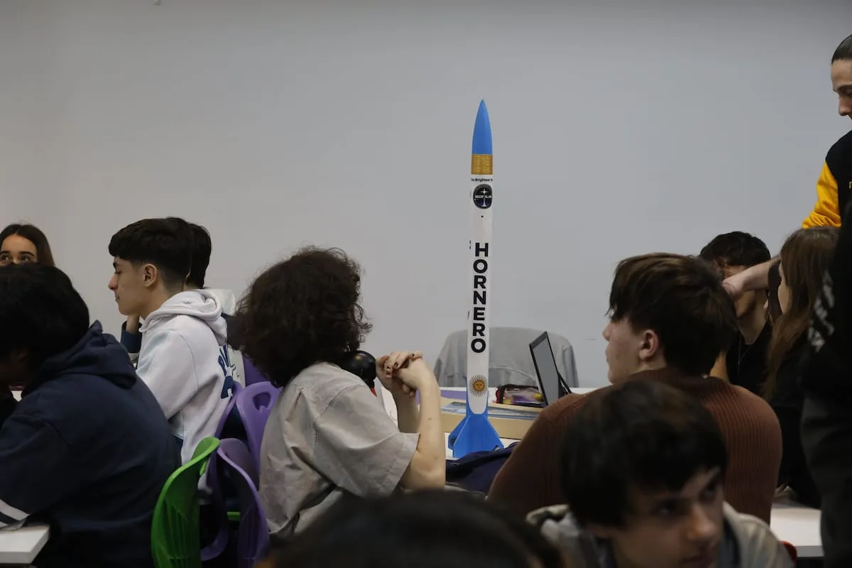 Estudiantes porteños preparan cohetes para su lanzamiento – Noti Barrios